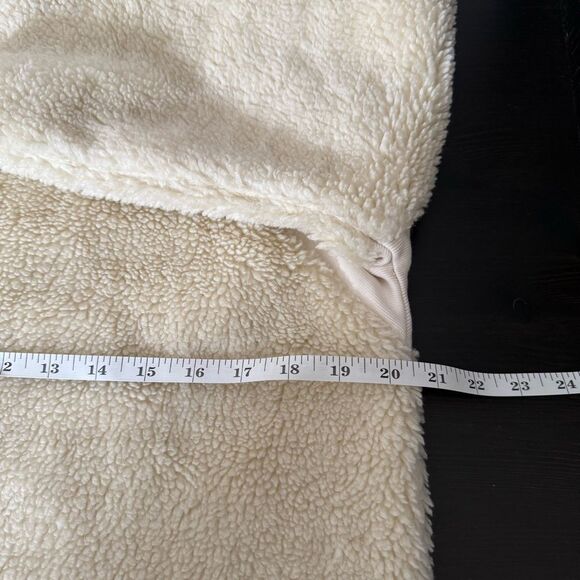 Heidi Merrick Sweater Womens Sz M Ivory Sherpa Long Sleeve Crew Neck Winter - Picture 11 of 12